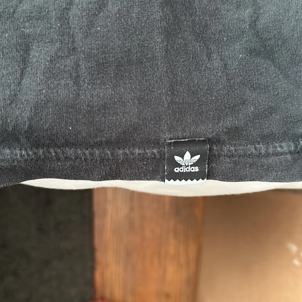 Adidas Screenprint T shirt - Size S - Picture 3 of 5